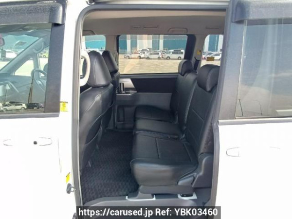 Used 2009 AT toyota noah ZRR70W Image[16]