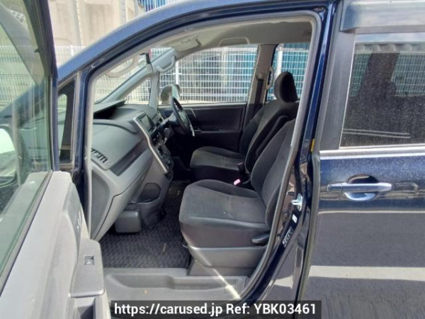 Used 2007 AT toyota noah ZRR70G Image[14]