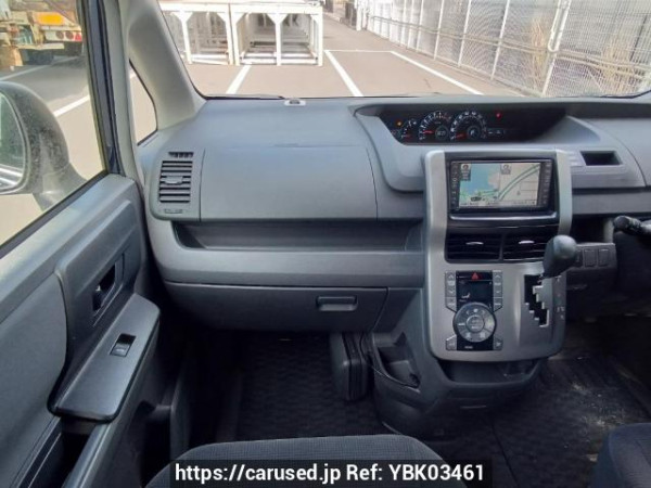 Used 2007 AT toyota noah ZRR70G Image[19]
