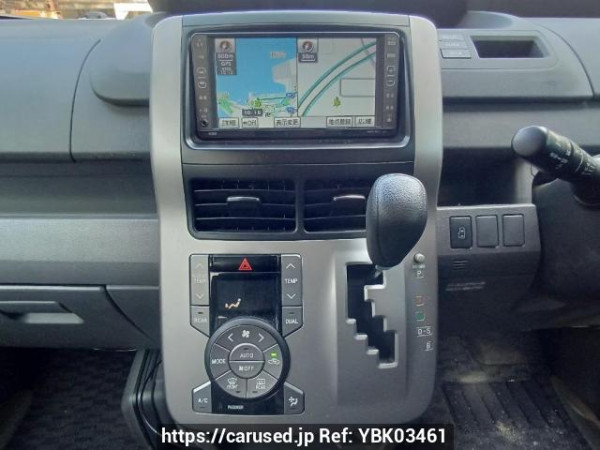 Used 2007 AT toyota noah ZRR70G Image[22]