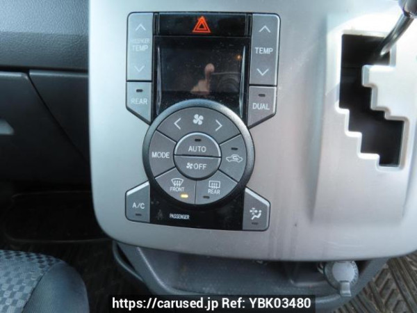 Used 2008 AT toyota noah ZRR70W Image[32]