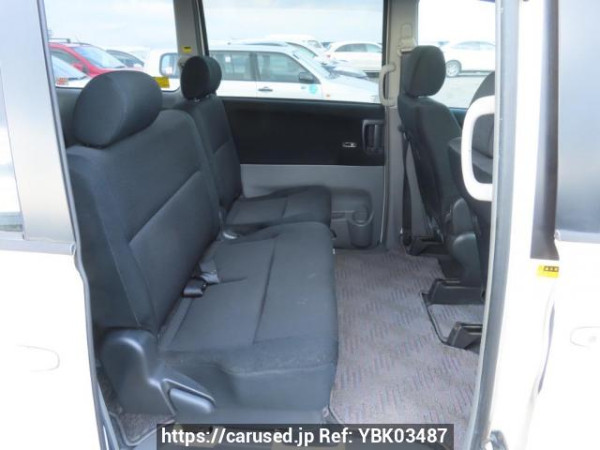 Used 2005 AT toyota noah AZR60G Image[18]