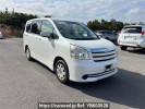 Toyota Noah ZRR70G