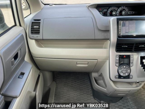 Used 2008 AT toyota noah ZRR70G Image[16]