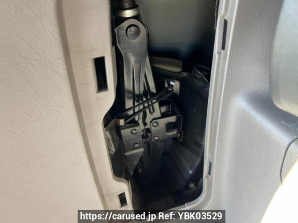 Used 2002 AT toyota noah AZR60G Image[35]