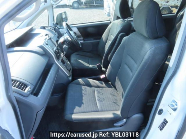 Used 2008 AT toyota voxy ZRR70W Image[15]
