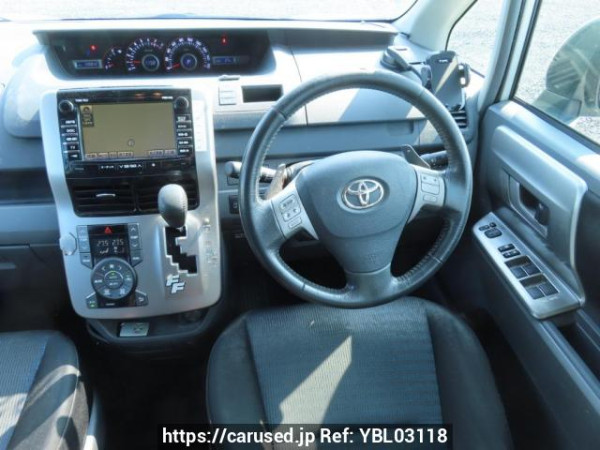 Used 2008 AT toyota voxy ZRR70W Image[24]