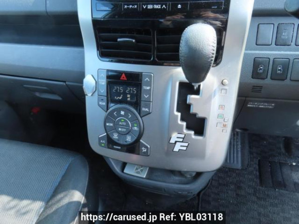 Used 2008 AT toyota voxy ZRR70W Image[29]