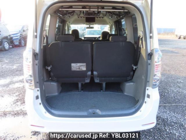 Used 2008 AT toyota voxy ZRR70W Image[8]
