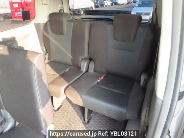 Used 2008 AT toyota voxy ZRR70W Image[18]
