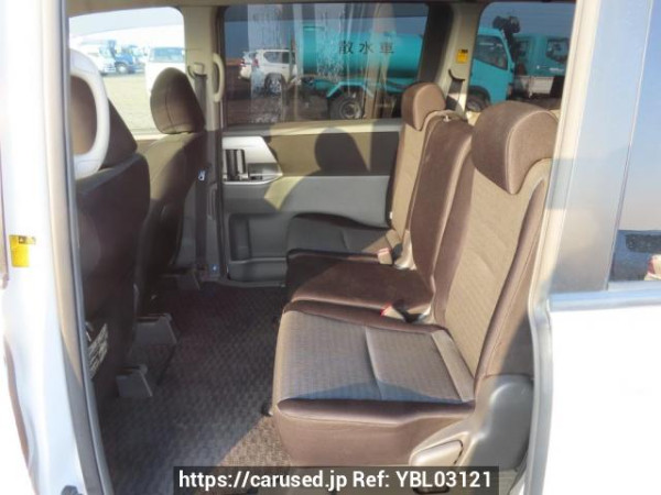 Used 2008 AT toyota voxy ZRR70W Image[21]