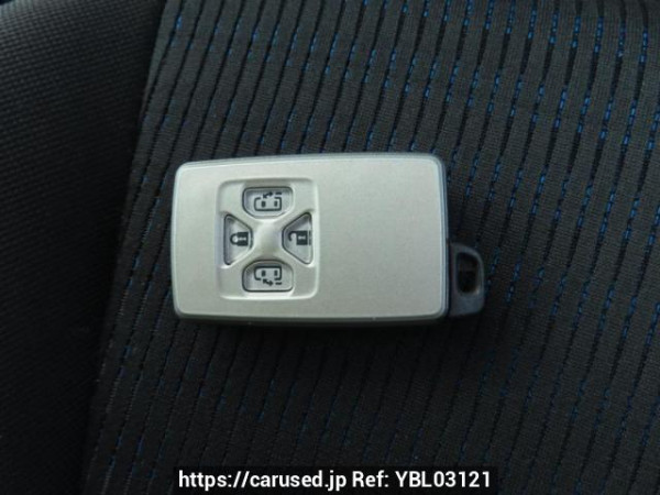 Used 2008 AT toyota voxy ZRR70W Image[30]