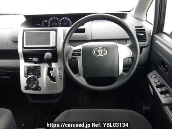 Used 2010 AT toyota noah ZRR70G Image[21]
