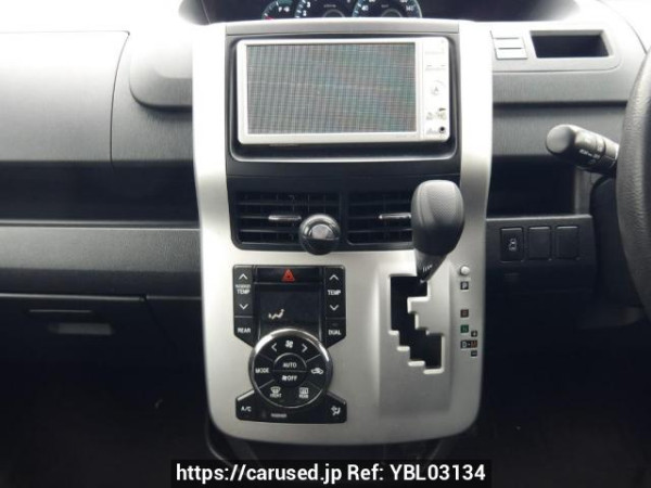 Used 2010 AT toyota noah ZRR70G Image[23]
