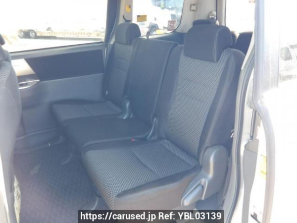 Used 2009 AT toyota noah ZRR70W Image[16]