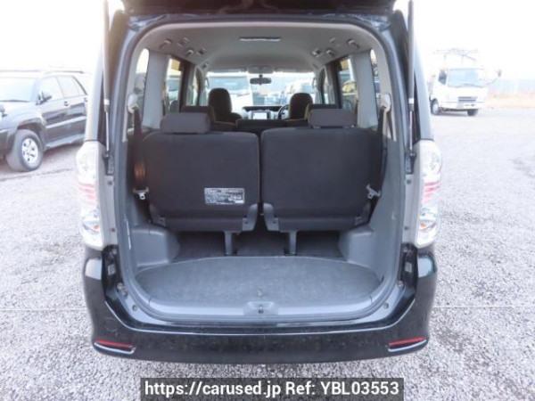 Used 2010 AT toyota voxy ZRR70W Image[8]