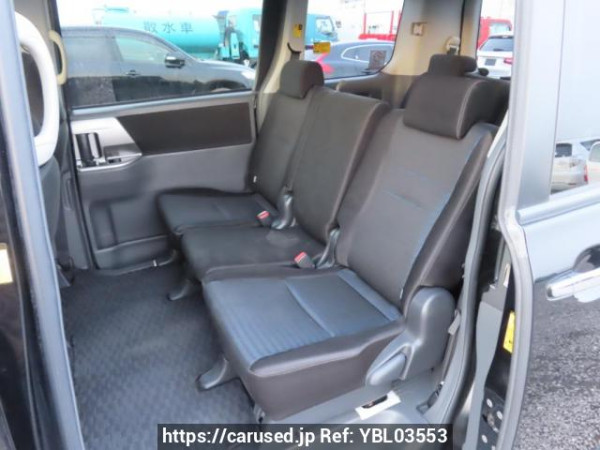 Used 2010 AT toyota voxy ZRR70W Image[21]