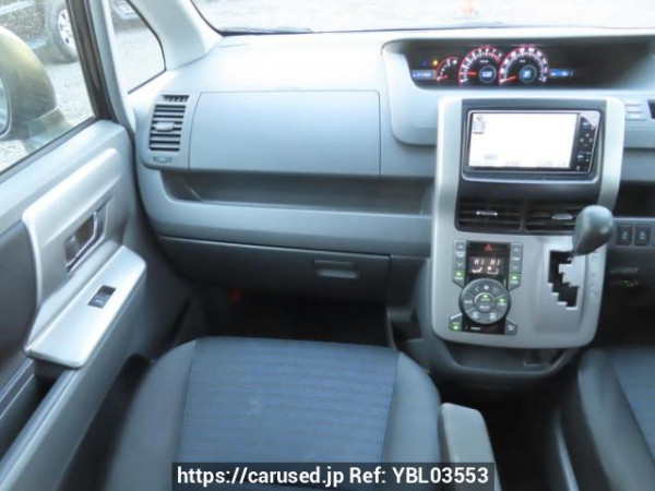 Used 2010 AT toyota voxy ZRR70W Image[25]