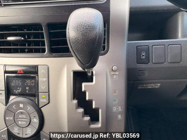 Used 2009 AT toyota noah ZRR70W Image[25]