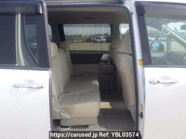 Used 2009 AT toyota noah ZRR70W Image[13]