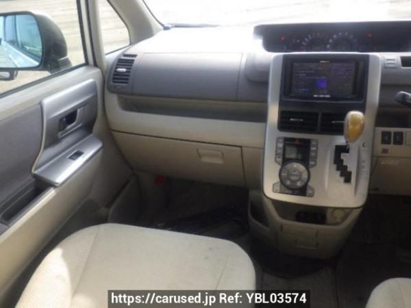 Used 2009 AT toyota noah ZRR70W Image[16]