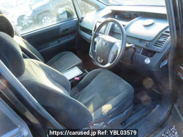 Used 2013 AT toyota noah ZRR70G Image[12]