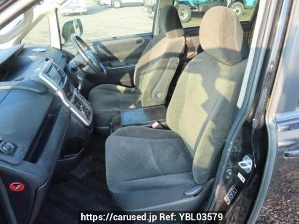 Used 2013 AT toyota noah ZRR70G Image[15]
