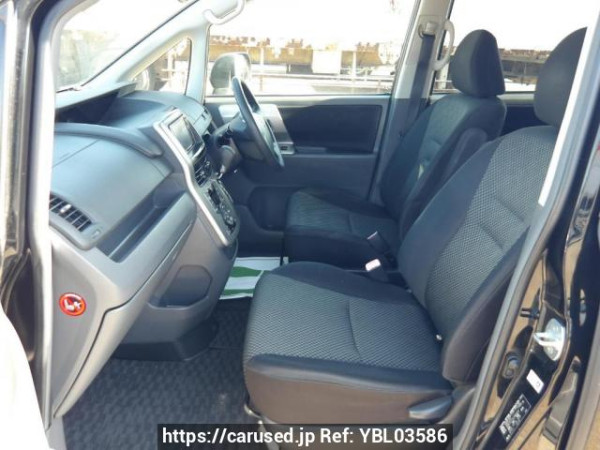 Used 2009 AT toyota noah ZRR70W Image[15]