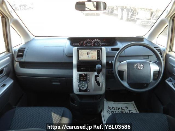 Used 2009 AT toyota noah ZRR70W Image[20]