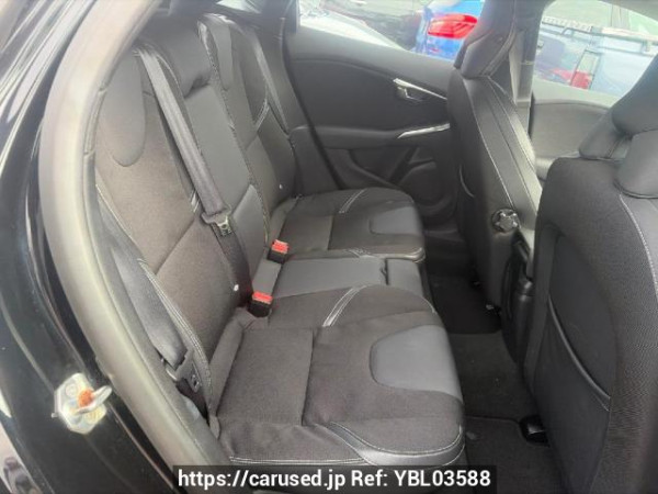 Used 2015 AT volvo v40 MB4164T Image[9]