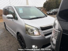 Toyota Noah ZRR70W