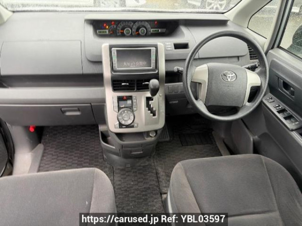 Used 2009 AT toyota noah ZRR70G Image[14]