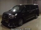 Toyota Noah ZWR80W
