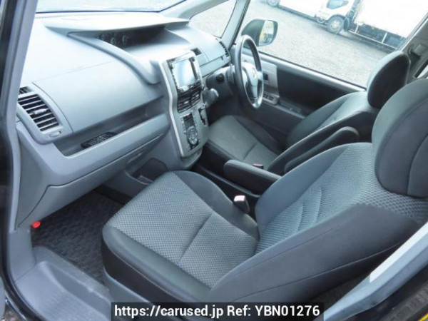 Used 2007 AT toyota noah ZRR70W Image[14]