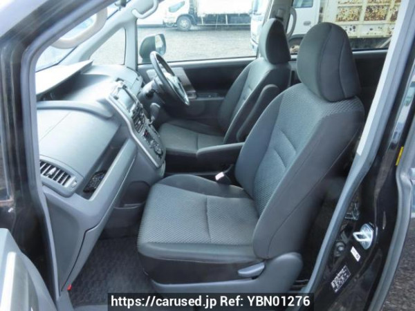 Used 2007 AT toyota noah ZRR70W Image[16]