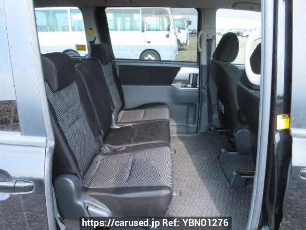 Used 2007 AT toyota noah ZRR70W Image[18]