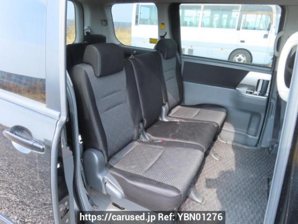 Used 2007 AT toyota noah ZRR70W Image[19]