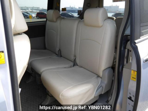 Used 2009 AT toyota noah ZRR70W Image[16]