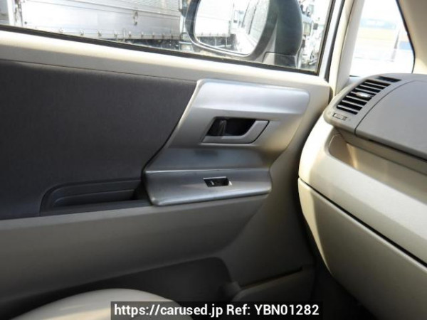 Used 2009 AT toyota noah ZRR70W Image[18]
