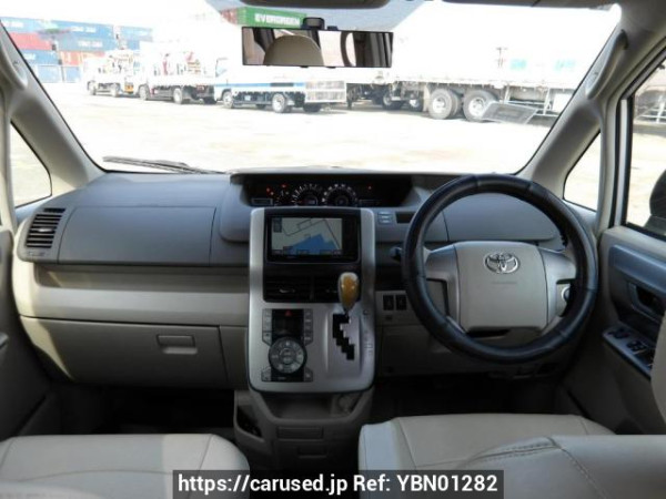 Used 2009 AT toyota noah ZRR70W Image[20]