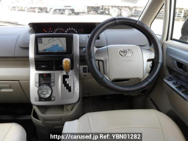 Used 2009 AT toyota noah ZRR70W Image[22]