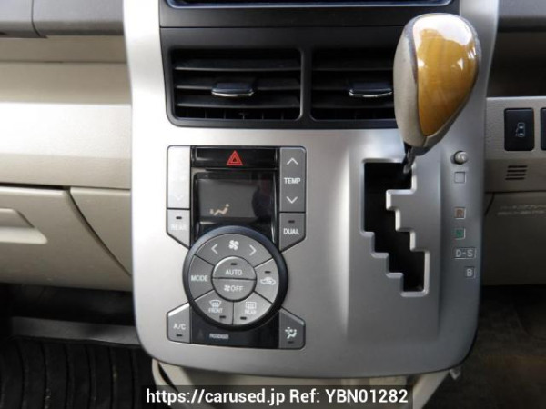 Used 2009 AT toyota noah ZRR70W Image[27]