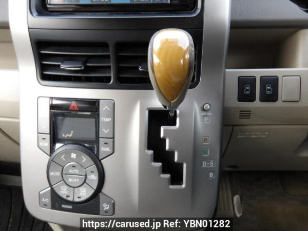 Used 2009 AT toyota noah ZRR70W Image[28]