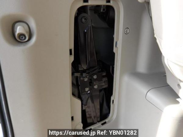 Used 2009 AT toyota noah ZRR70W Image[46]