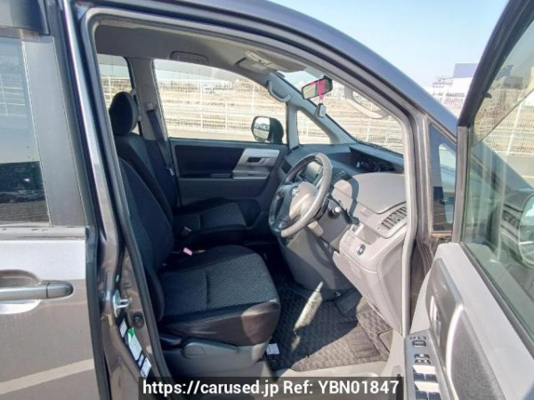 Used 2009 AT toyota noah ZRR70W Image[13]
