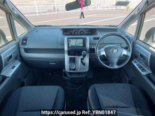 Used 2009 AT toyota noah ZRR70W Image[18]