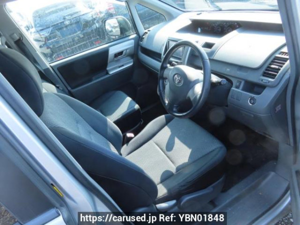 Used 2007 AT toyota noah ZRR70W Image[13]