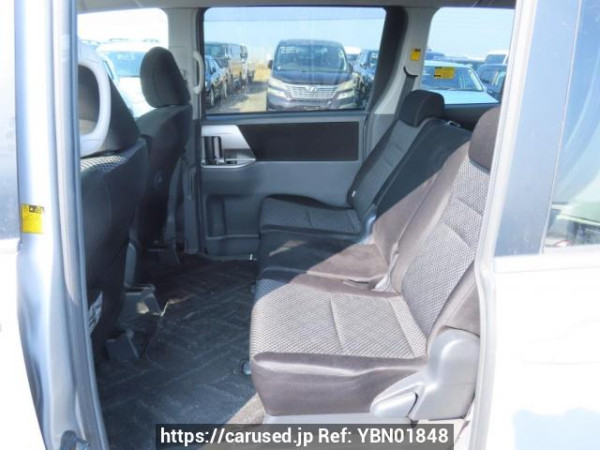Used 2007 AT toyota noah ZRR70W Image[19]