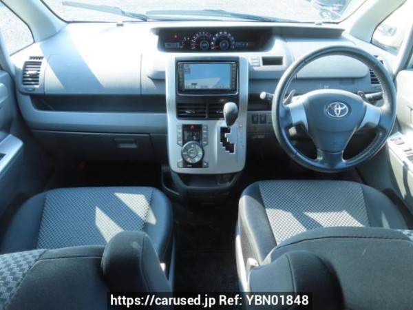Used 2007 AT toyota noah ZRR70W Image[23]