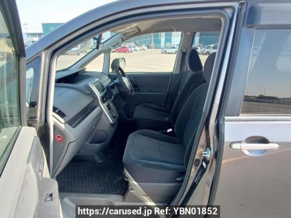 Used 2010 AT toyota noah ZRR70G Image[14]